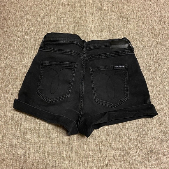 Calvin Klein Jean - Picture 2 of 3